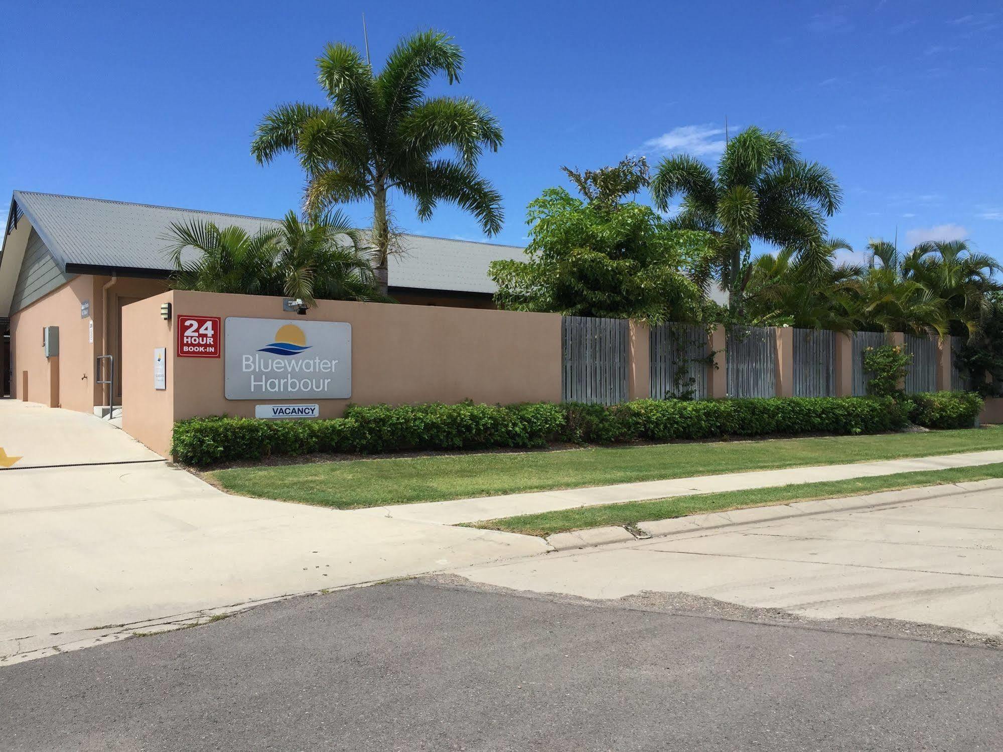 بوين Bluewater Harbour Motel المظهر الخارجي الصورة